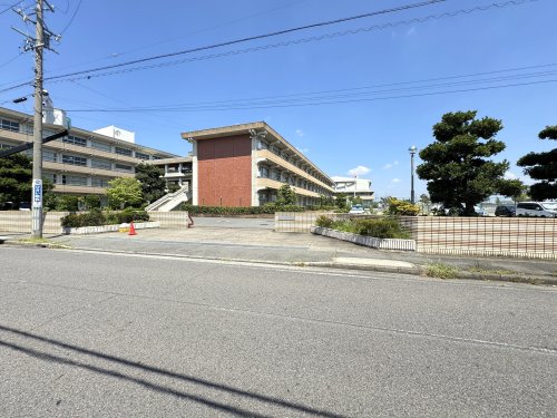 中学校　一宮市立 尾西第一中学校（中学校）まで294m