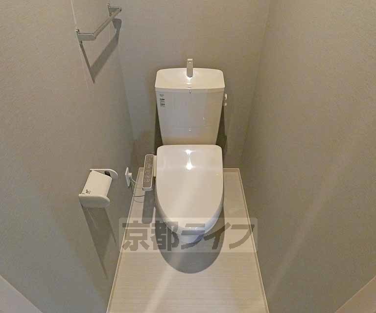 トイレ　ウォシュレット機能付きです・