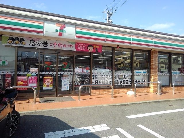 コンビニ　セブンイレブン久留米津福駅店（コンビニ）まで630m