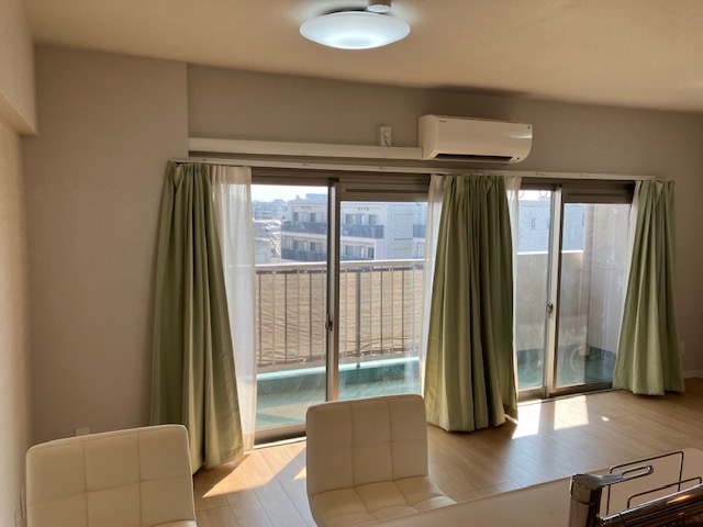 東建中村橋マンションの居間写真