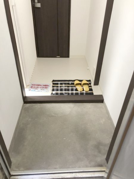 玄関　※同タイプの他のお部屋です
