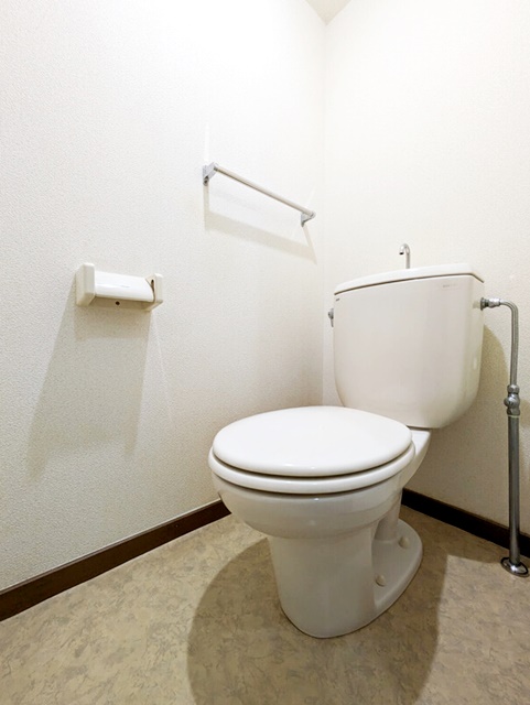トイレ　落ち着いた色調のトイレです♪