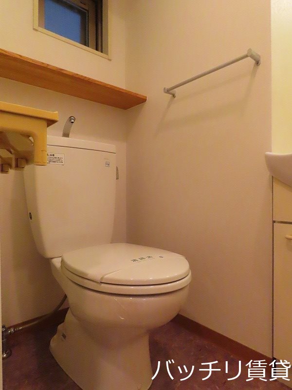 トイレ　※同マンション別部屋写真の為、現状優先。