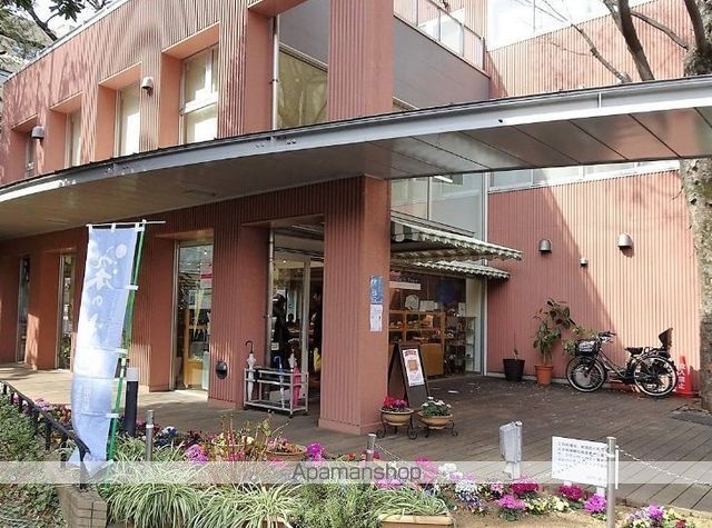 飲食店　スワンベーカリー　落合店（飲食店）まで579m