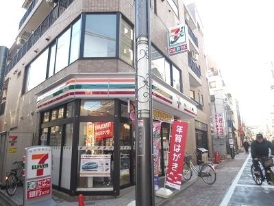 コンビニ　セブンイレブン（コンビニ）まで300m