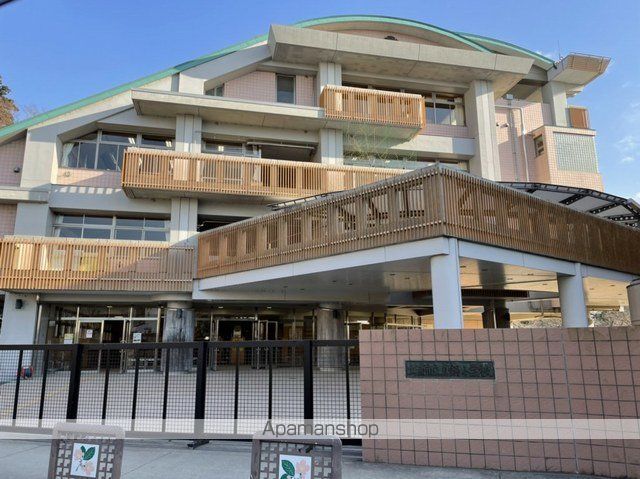 小学校　真鍋小学校（小学校）まで1700m