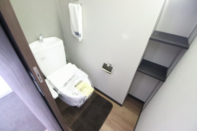 トイレ　※別号室の参考写真、現況優先※