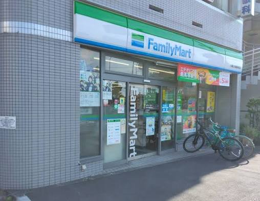 コンビニ　ファミリーマート 川崎大師駅前店（コンビニ）まで258m