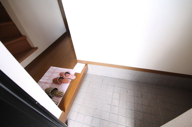 玄関　※同物件別号室の写真になります