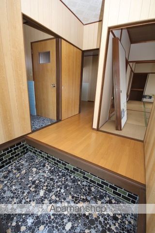 山下貸家の玄関写真