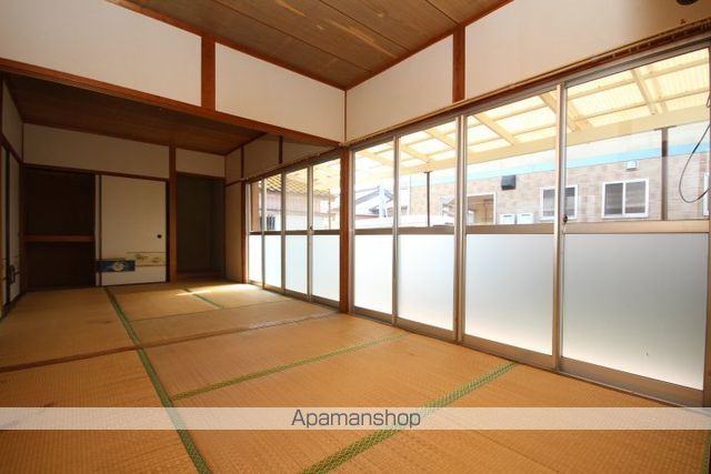 山下貸家の居間写真