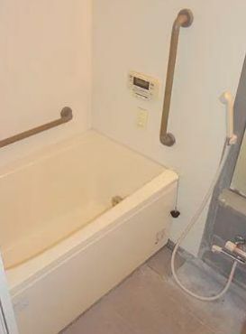 バス・シャワールーム　コンパクトで使いやすいお風呂です