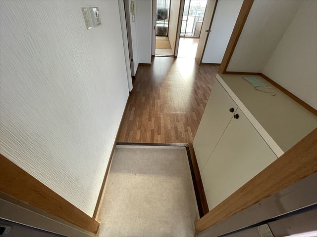 玄関　※同建物別部屋の写真になります。