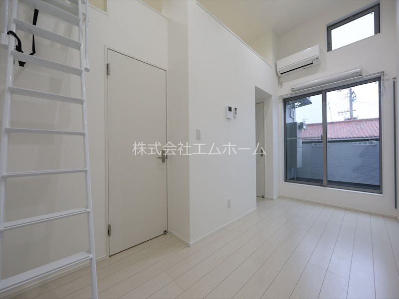 その他部屋・スペース　洋室6.4帖　ロフト5.2帖（収納でもお部屋でも使えます）