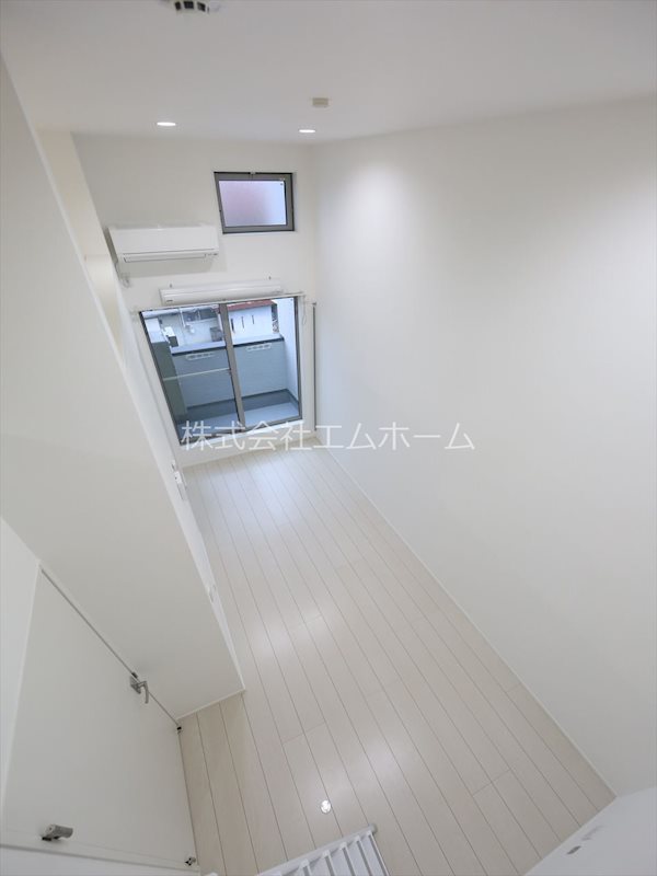 バルコニー　洋室6.4帖　ロフト5.2帖（収納でもお部屋でも使えます）