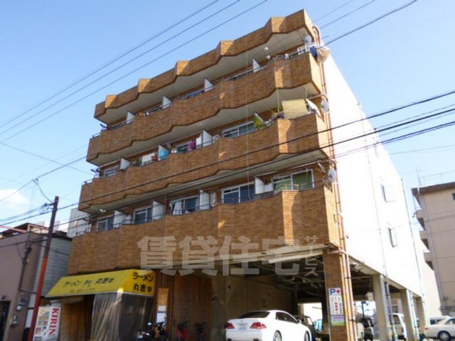 明輝マンション D棟の外観写真