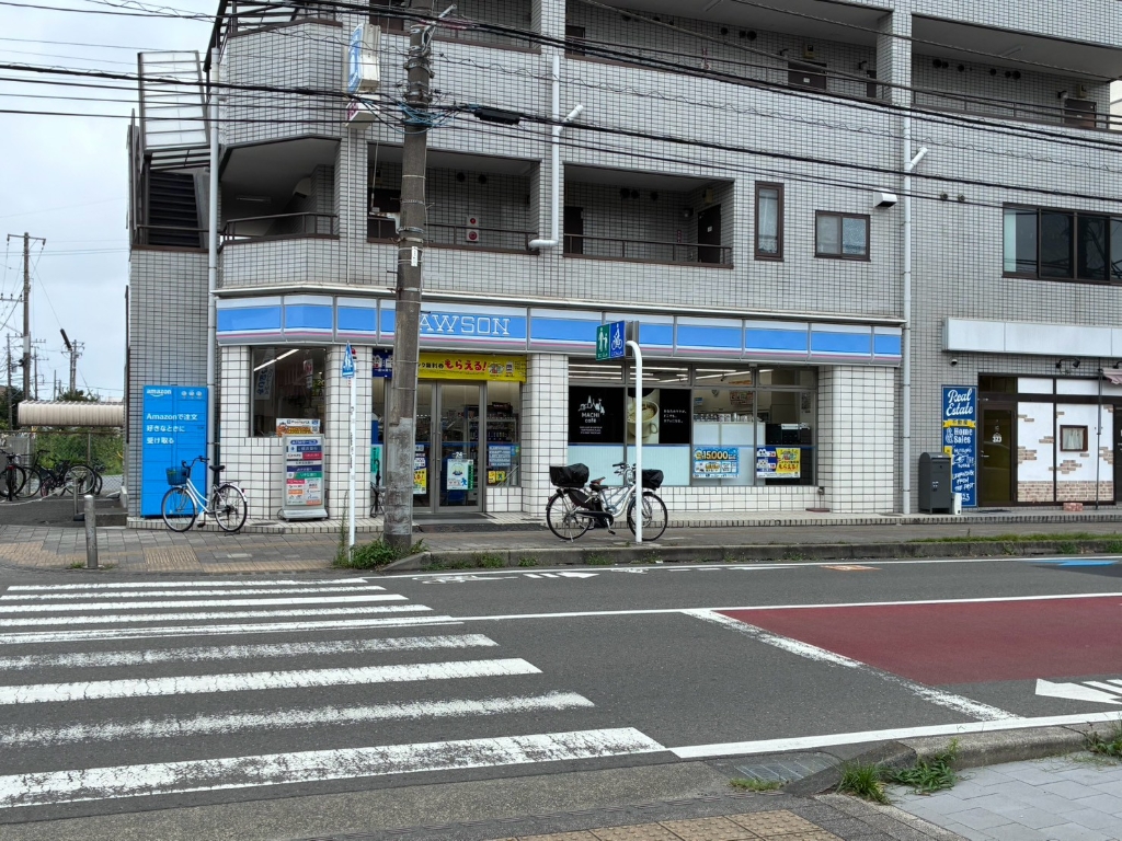 コンビニ　ローソン厚木寿町店（コンビニ）まで137m