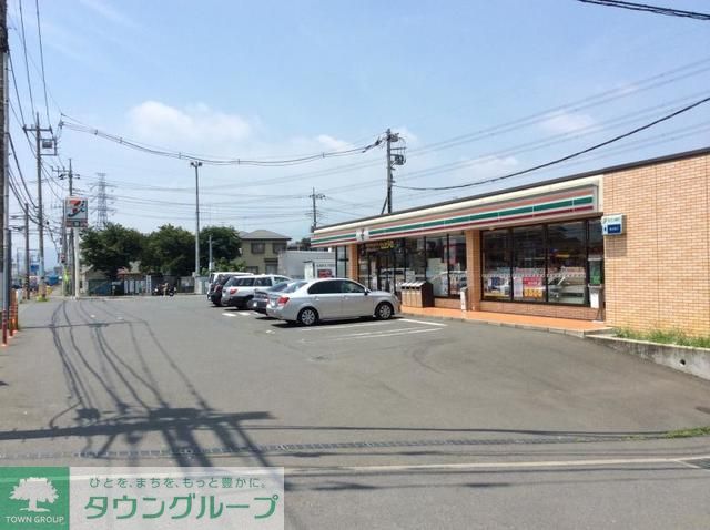 コンビニ　セブンイレブン（コンビニ）まで580m