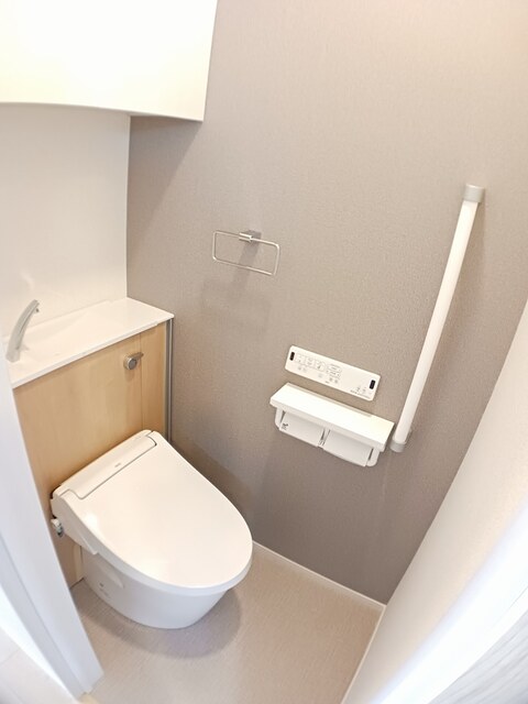 メゾン グレーヌ王子町Iのトイレ写真