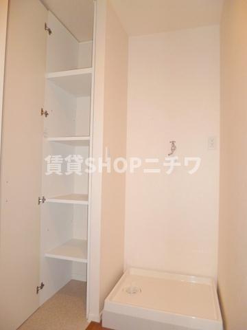 その他　★洗濯機置き場横の物入れスペース