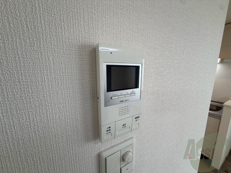 セキュリティ　ＴＶモニター付インターホンです。来客者の顔が見えるので安心！
