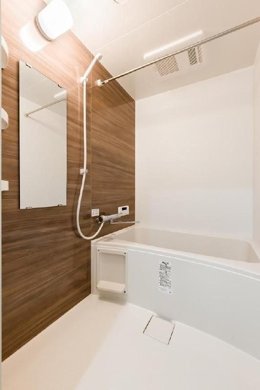 バス・シャワールーム　※同型参考写真、家具家電内容は現状優先