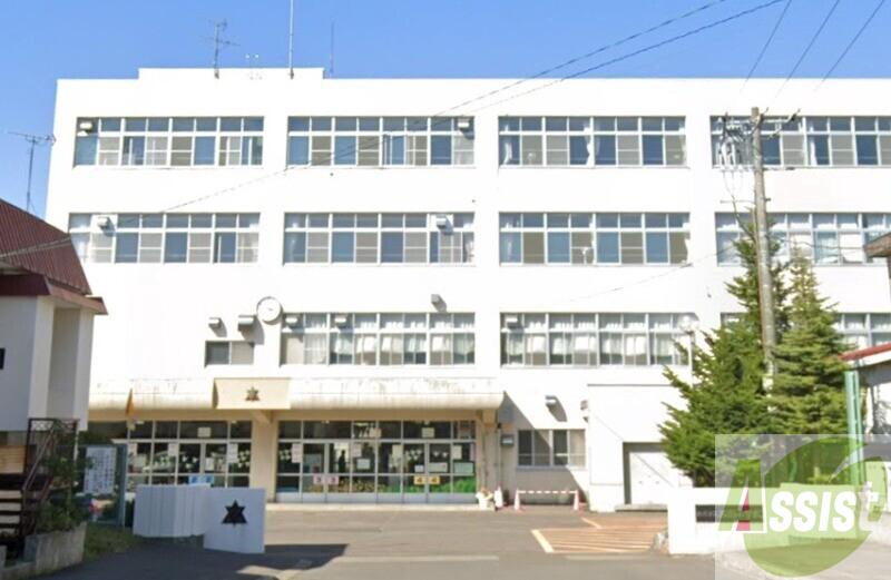 小学校　西園小学校（小学校）まで772m
