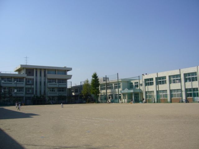 小学校　市立豊津小学校（小学校）まで730m