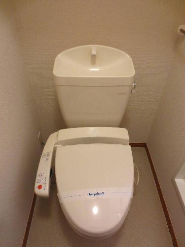 トイレ　温水洗浄機付き