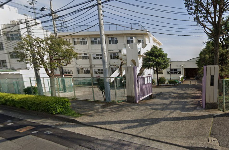 中学校　町田第三中学校　徒歩8分（中学校）まで600m