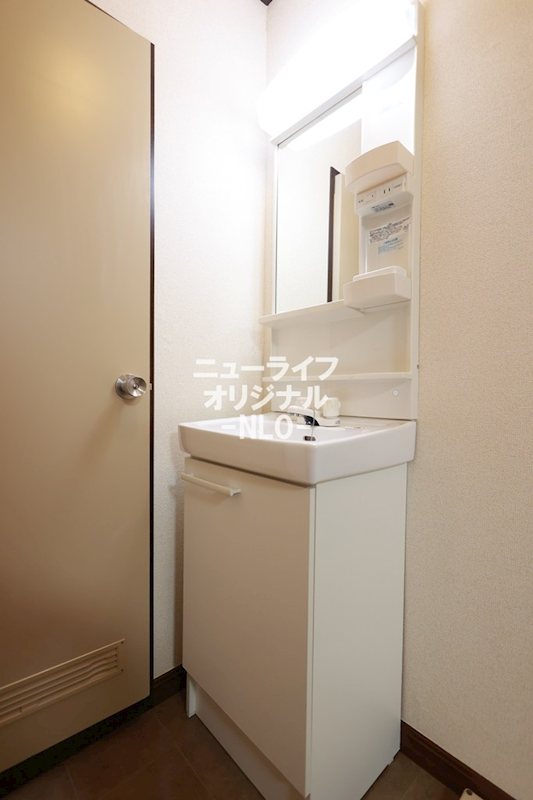 洗面設備　清潔感溢れる洗面化粧台☆