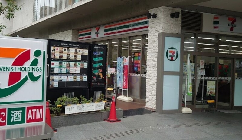 コンビニ　セブンイレブン堂島クロスウォーク店（コンビニ）まで44m