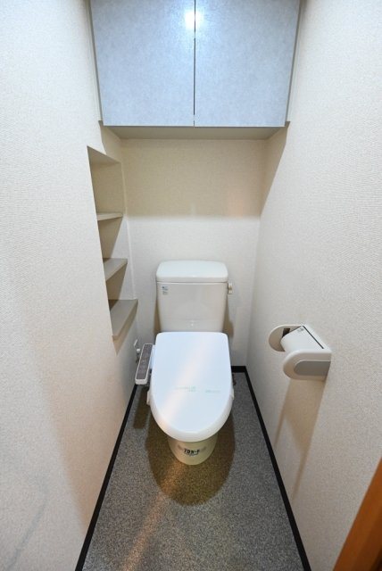 トイレ　別号室の参考写真となります