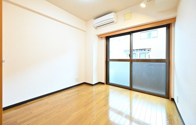 居室・リビング　別号室の参考写真となります