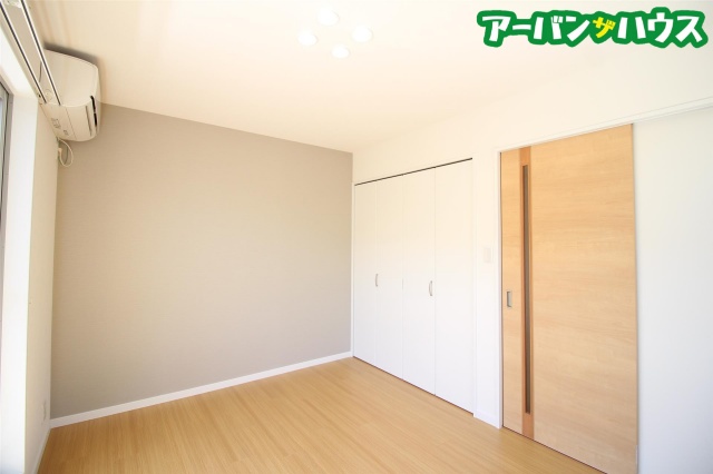 パシフィコ D棟の居間写真