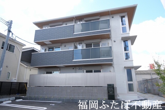 トリシア博多麦野 壱番館の外観写真