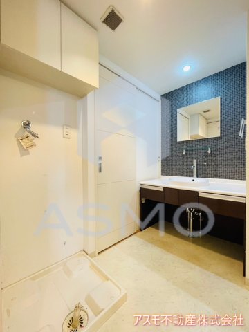 洗面設備　同マンション別部屋　参考写真