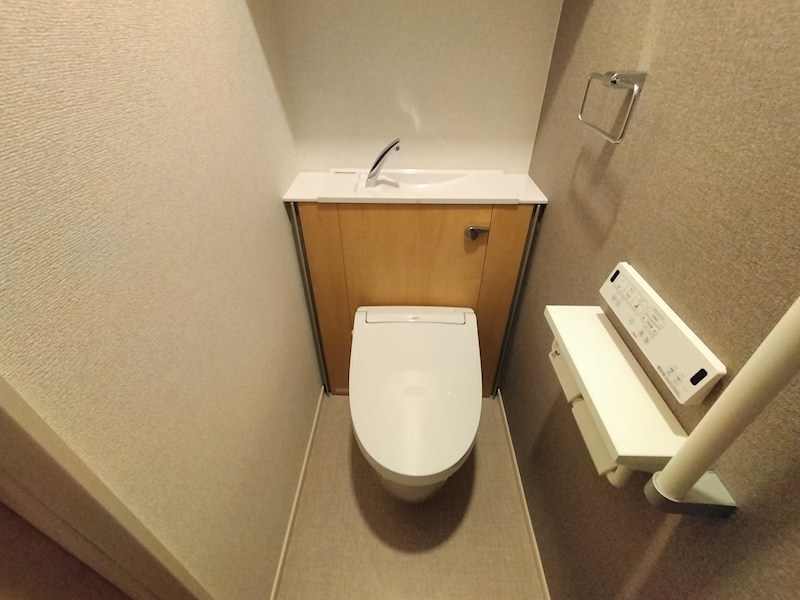 コート向田EASTのトイレ写真