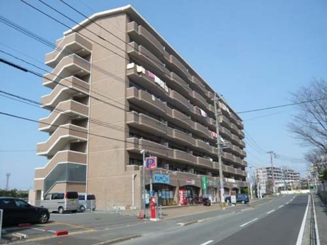 建物外観　【外観写真】１階は店舗。歯科医院や美容室などあります