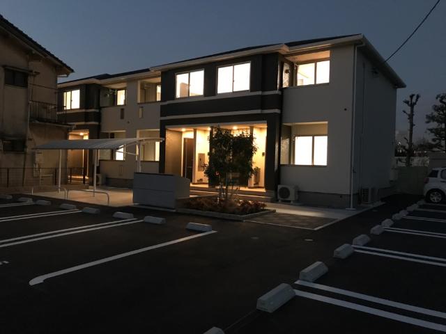 建物外観　外観写真（夜）