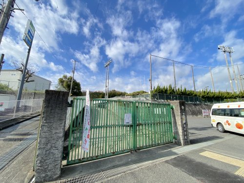 中学校　和泉市立槙尾中学校（中学校）まで5620m