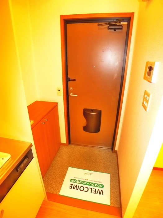 セラ 市川の玄関写真