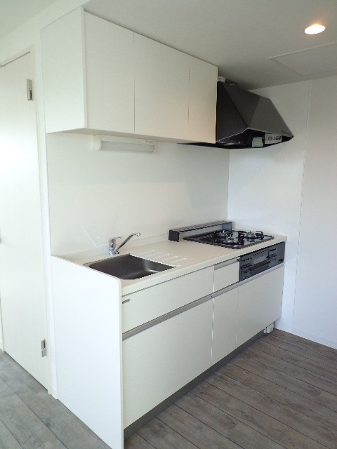 キッチン　人気で使用しやすい独立型システムキッチンです♪