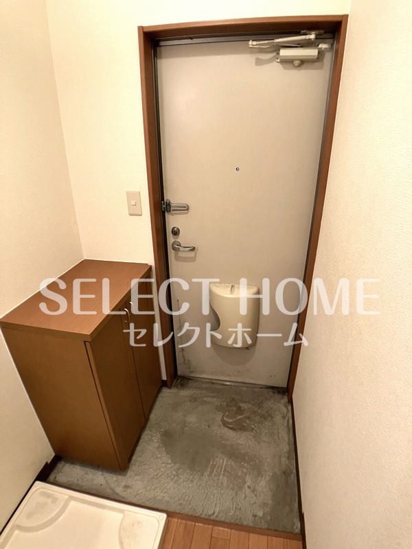 玄関　収納もある玄関です 同型タイプ