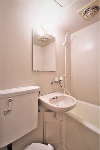 洗面設備　参考写真（同物件別部屋）