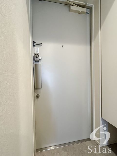 ＪＲ東海道本線 茨木駅 徒歩8分 5階建 築15年の玄関写真
