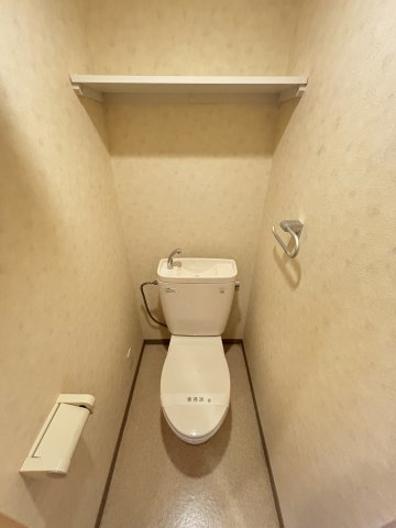 ＪＲ東海道本線 新大阪駅 徒歩3分 15階建 築22年のトイレ写真