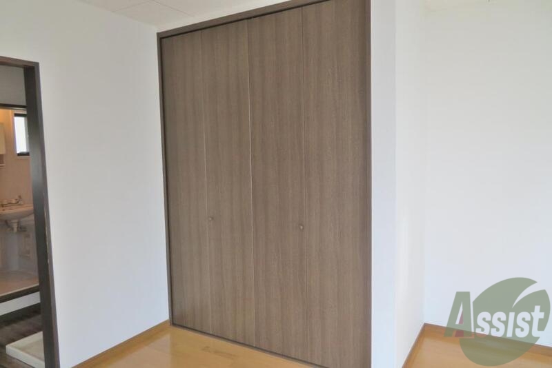 収納　収納は縦長で大きめ。たくさんしまえそう。