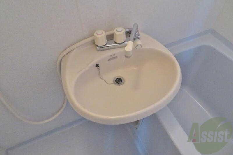 洗面設備　洗面はボウル型。意外とあると使いやすくなります。