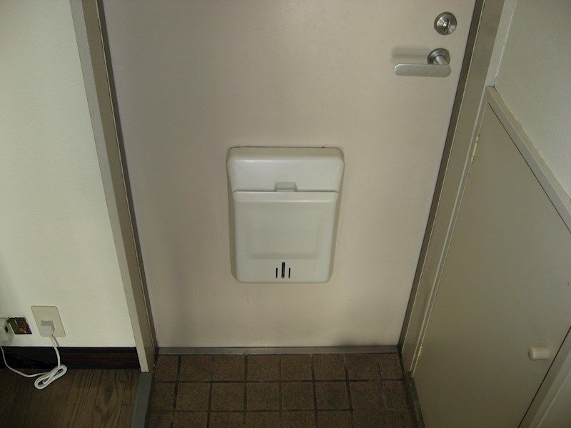 玄関　写真は別部屋です（参考）